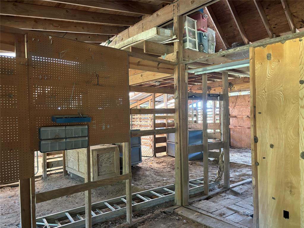2516 County Road 1017 Property Photo 20