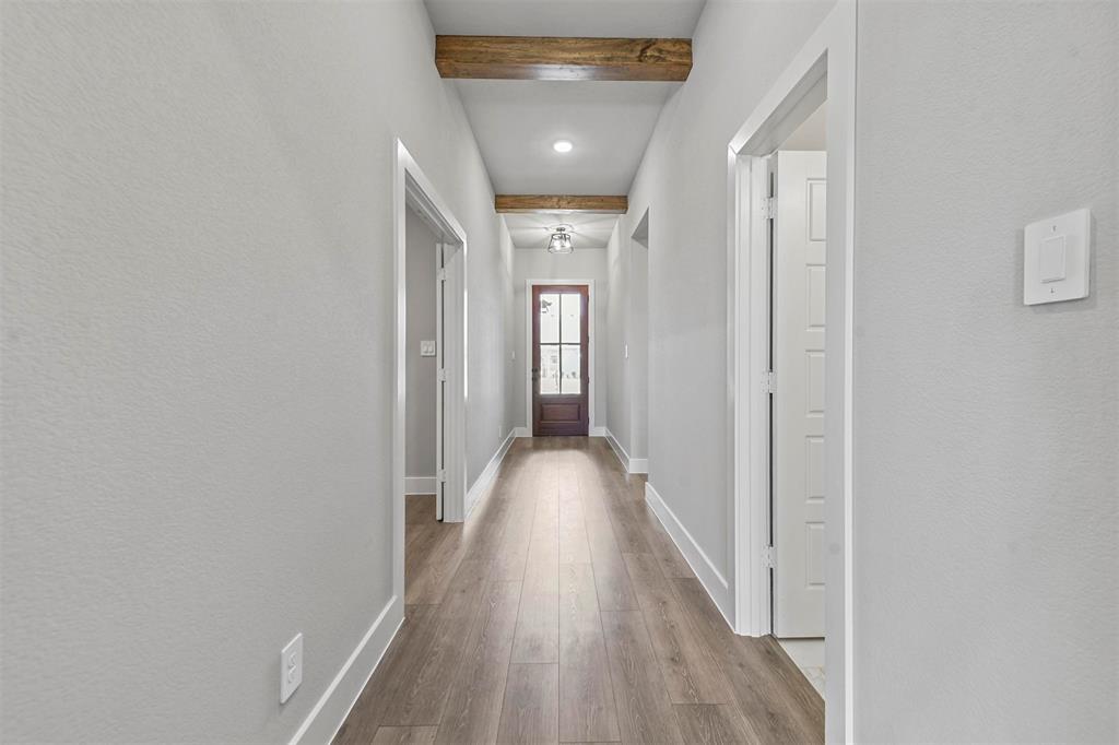 633 Mooney Drive Property Photo 4