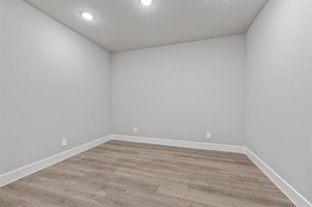 633 Mooney Drive Property Photo 23