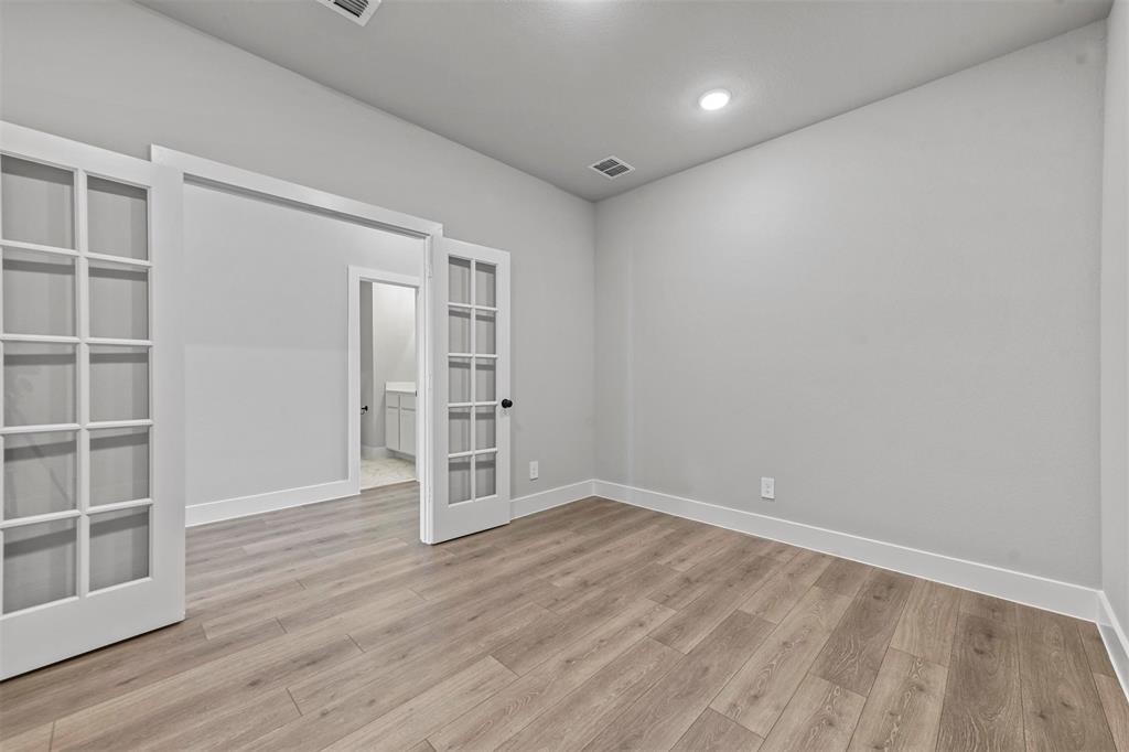 633 Mooney Drive Property Photo 24