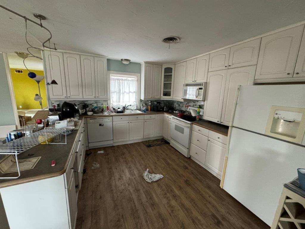 305 Dickey Drive Property Photo 7