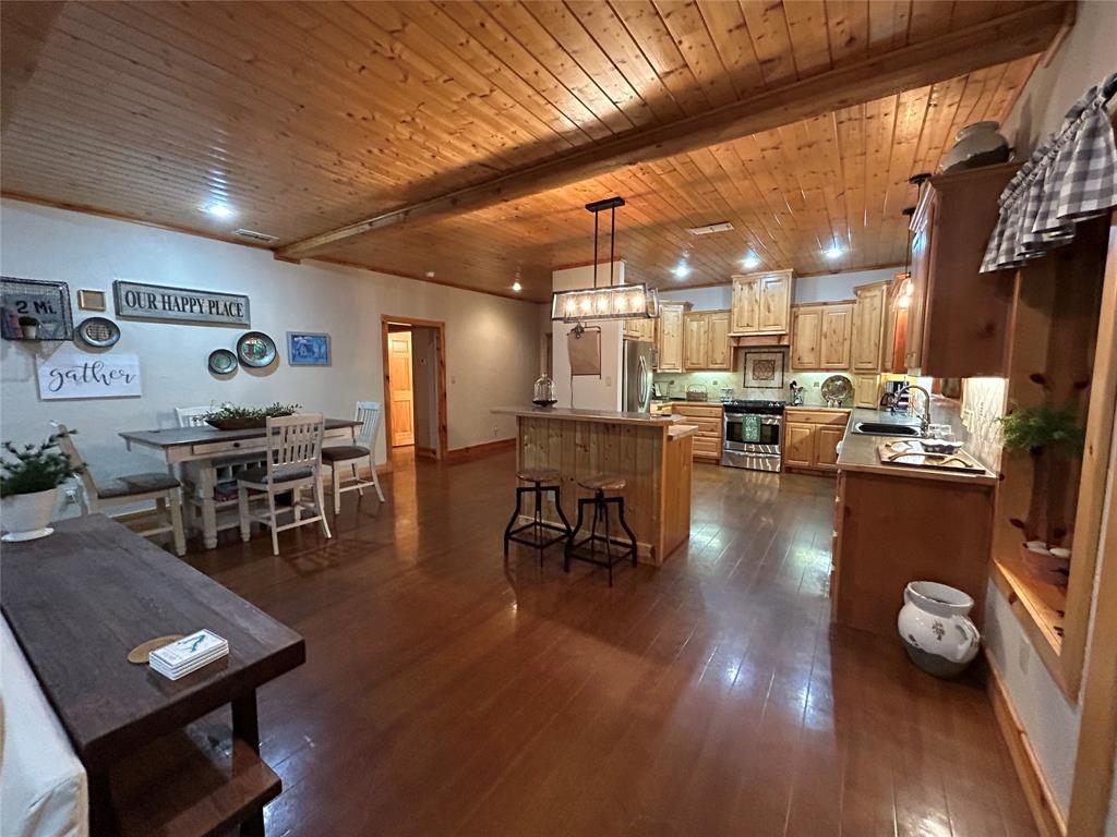 300 County Road 1170 Property Photo 10