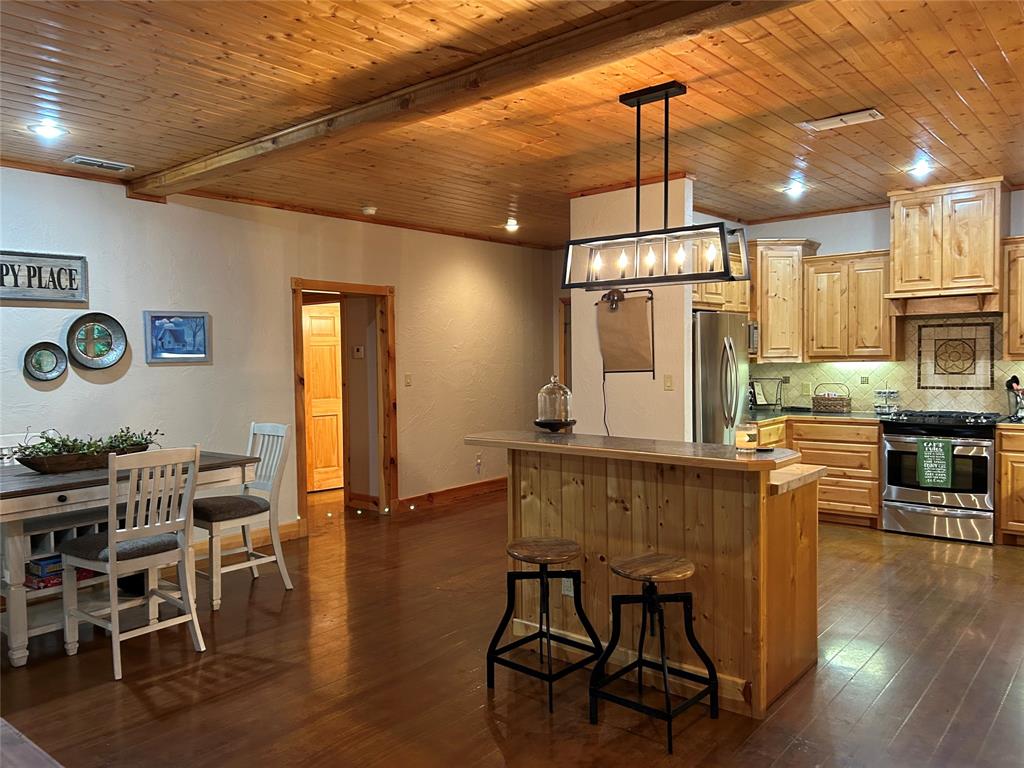 300 County Road 1170 Property Photo 12