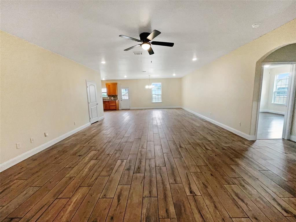 5565 Justine Place Property Photo 3