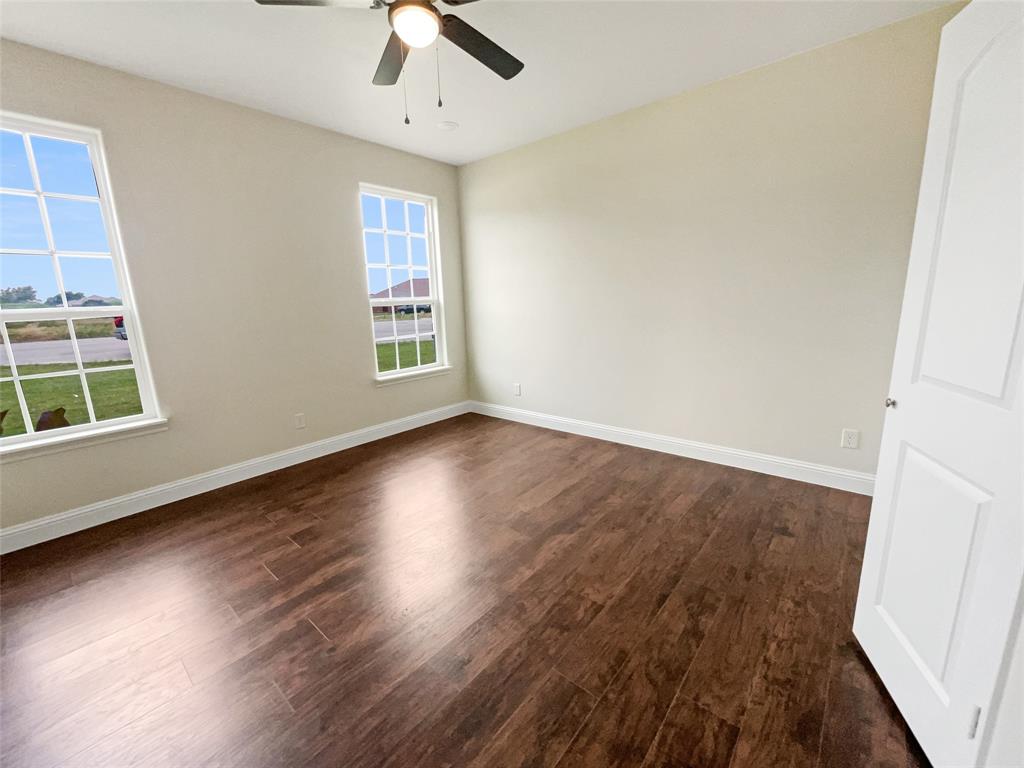 5565 Justine Place Property Photo 12