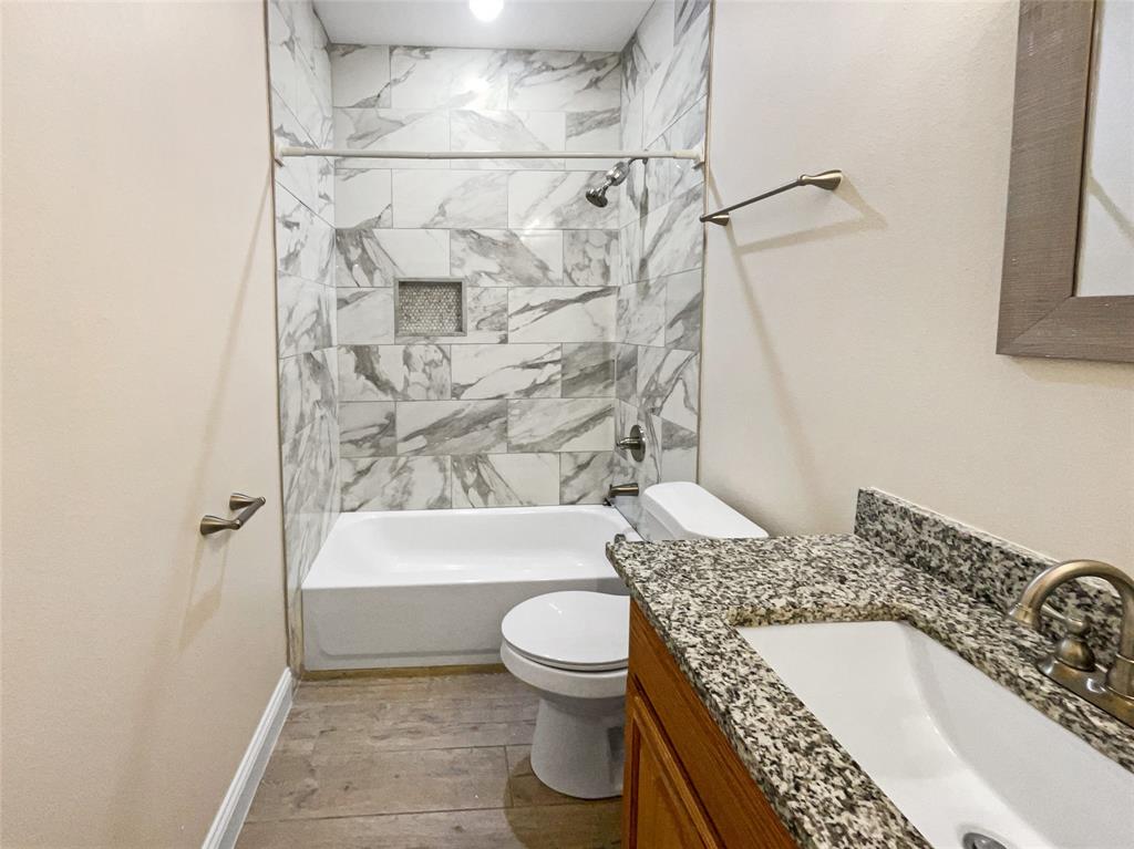 5565 Justine Place Property Photo 13