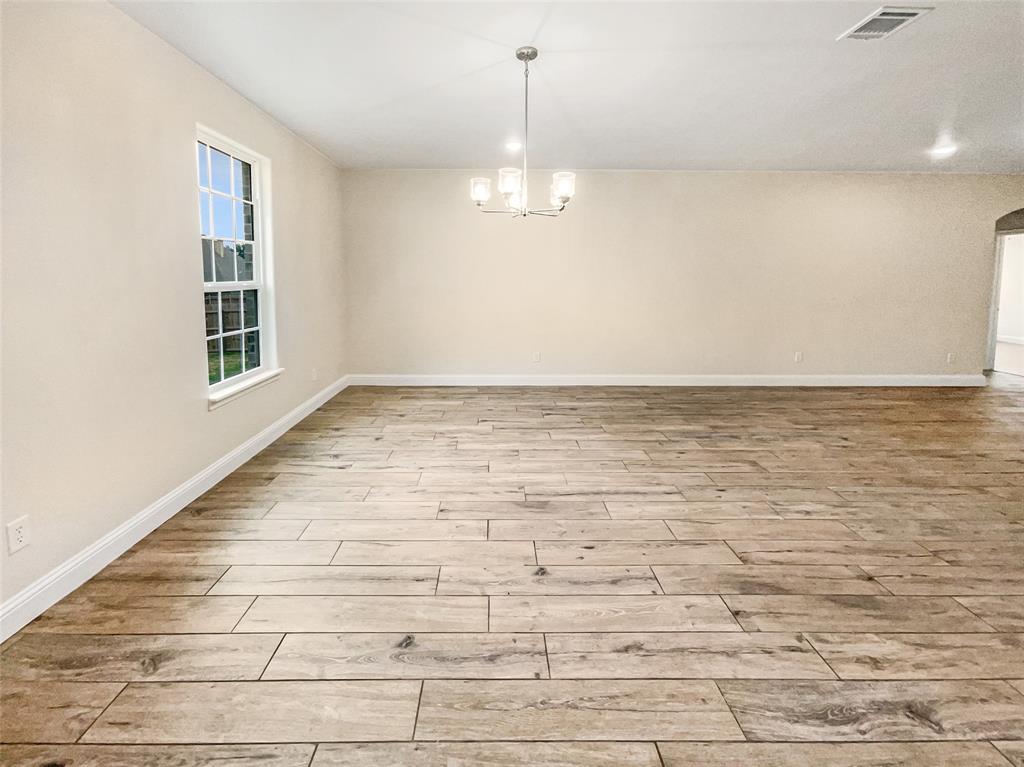 5565 Justine Place Property Photo 14