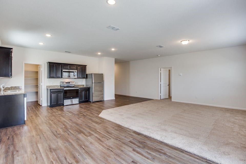 1815 Wolf Run Property Photo 4