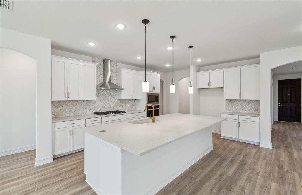 1841 Walpole Way Property Photo 3