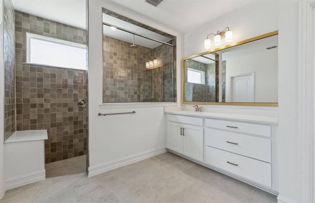 1841 Walpole Way Property Photo 5