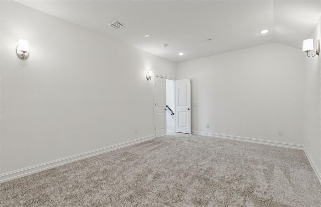 1841 Walpole Way Property Photo 7