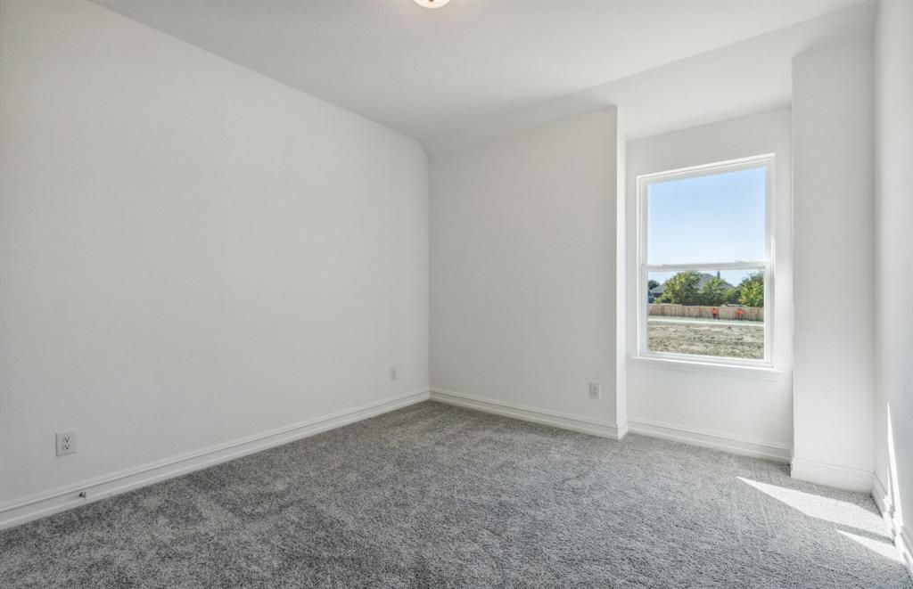 1841 Walpole Way Property Photo 8