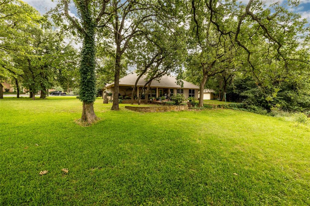 202 Hastings Drive Property Photo 4