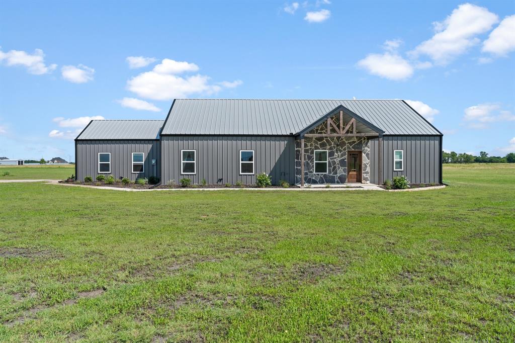 3220 Fm 55 Property Photo 2