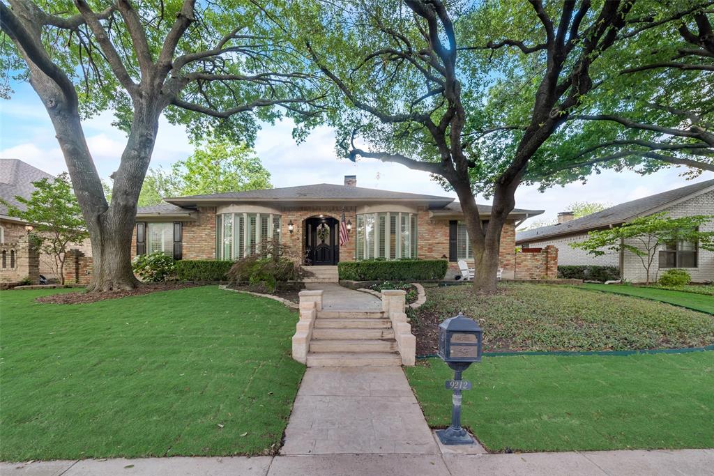 9212 Coral Cove Drive Property Photo 1
