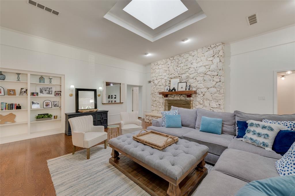 9212 Coral Cove Drive Property Photo 8
