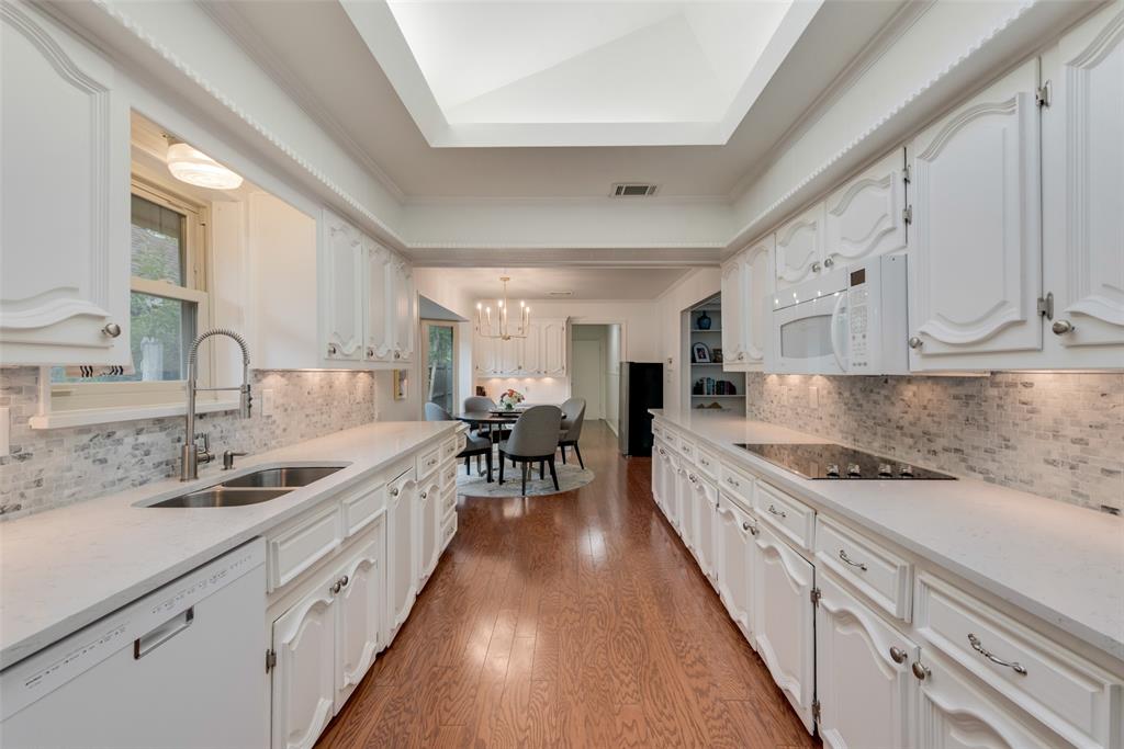 9212 Coral Cove Drive Property Photo 16