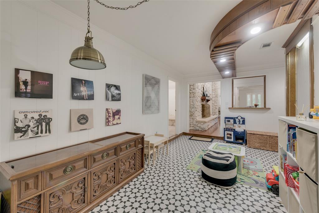 9212 Coral Cove Drive Property Photo 19