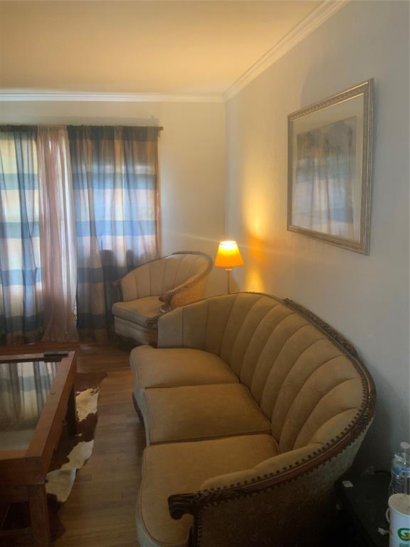 711 S Avenue C Property Photo 5