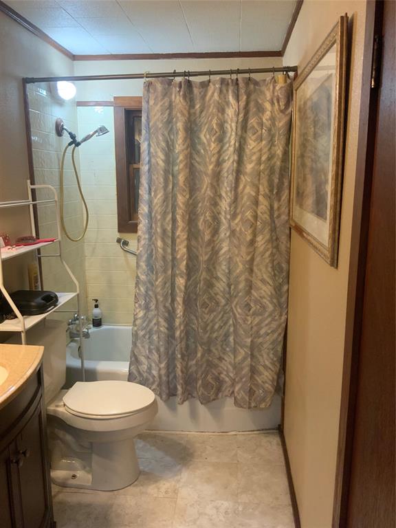 711 S Avenue C Property Photo 12