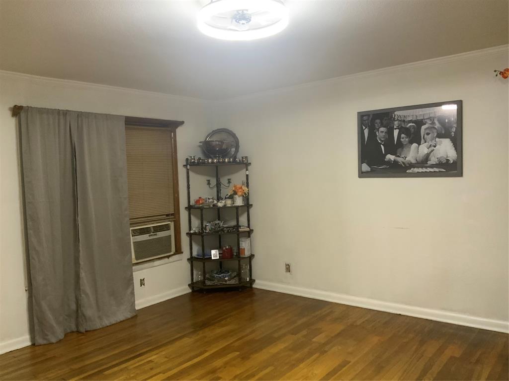 711 S Avenue C Property Photo 16