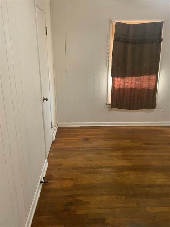 711 S Avenue C Property Photo 18