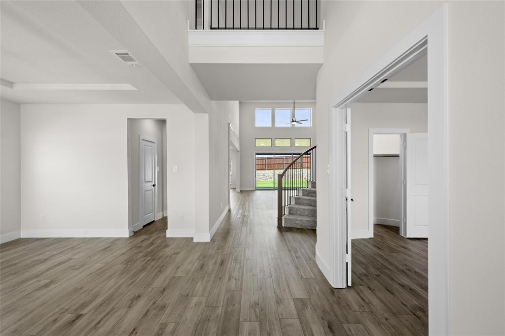 1818 River Hills Court Property Photo 4