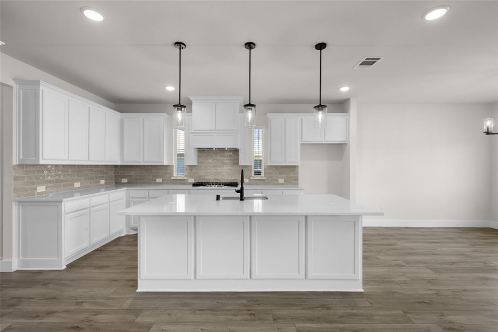 1818 River Hills Court Property Photo 10