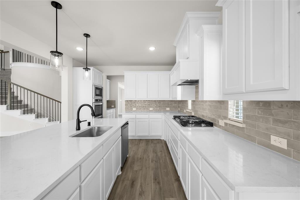 1818 River Hills Court Property Photo 12