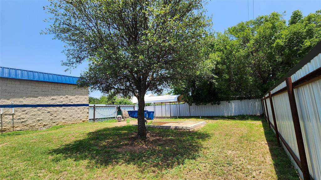 922 Main Street Property Photo 10