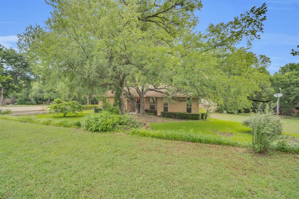 1306 Lariat Circle Property Photo 2