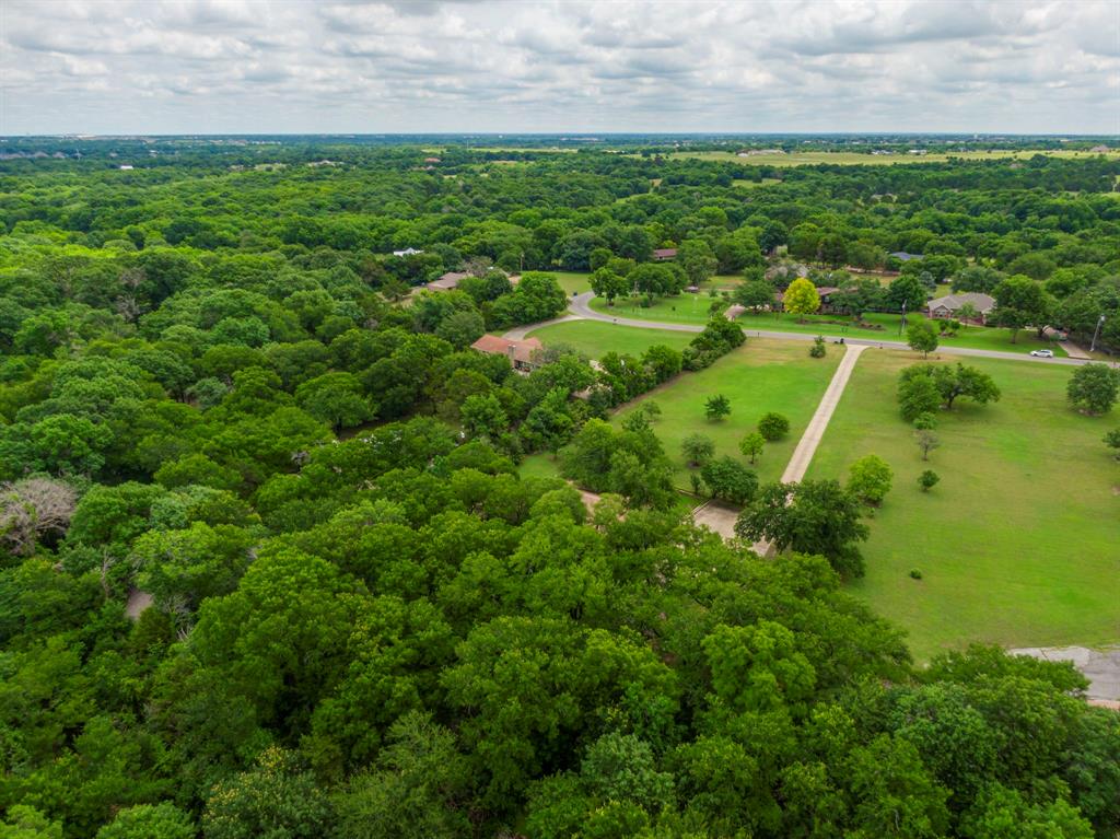 1306 Lariat Circle Property Photo 4