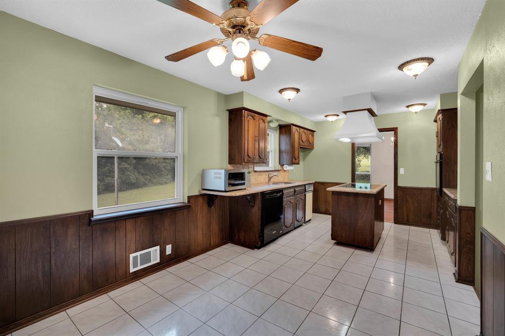 1306 Lariat Circle Property Photo 5