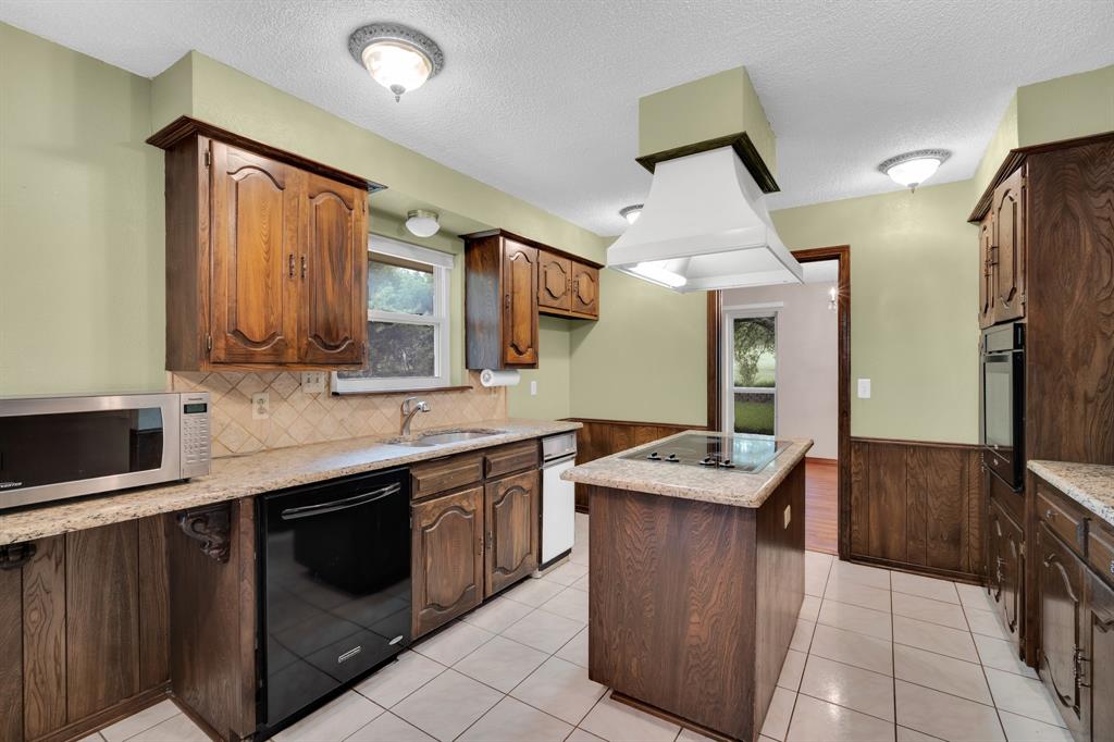 1306 Lariat Circle Property Photo 6