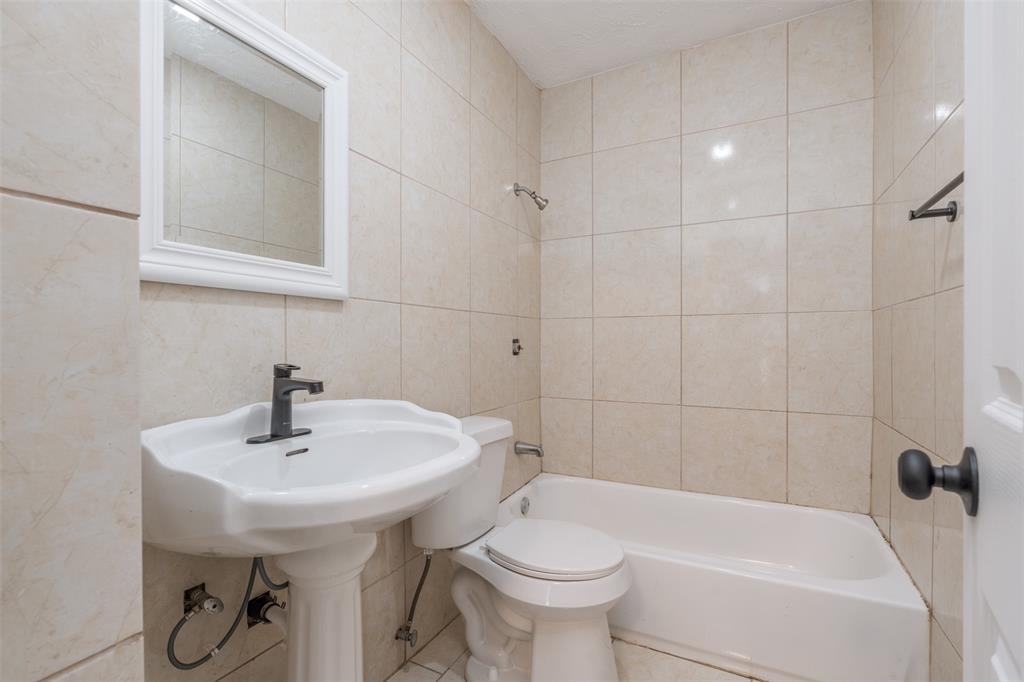 3912 Valentine Street Property Photo 18