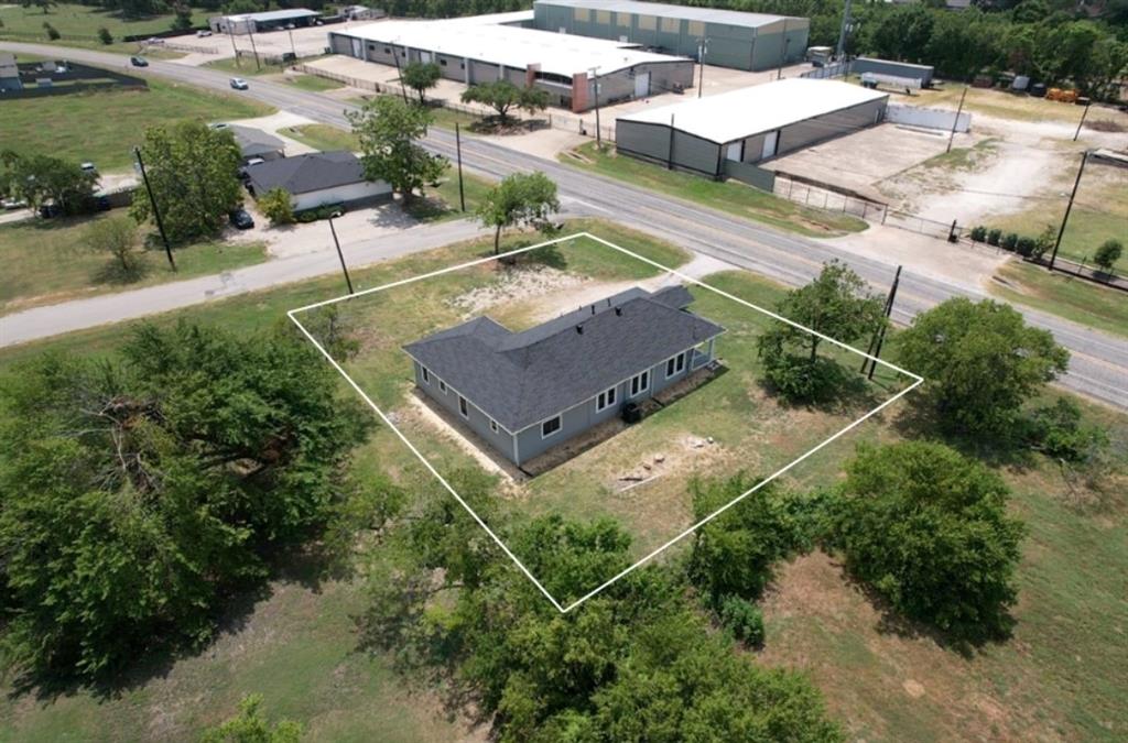 802 E Broad Street Property Photo 1
