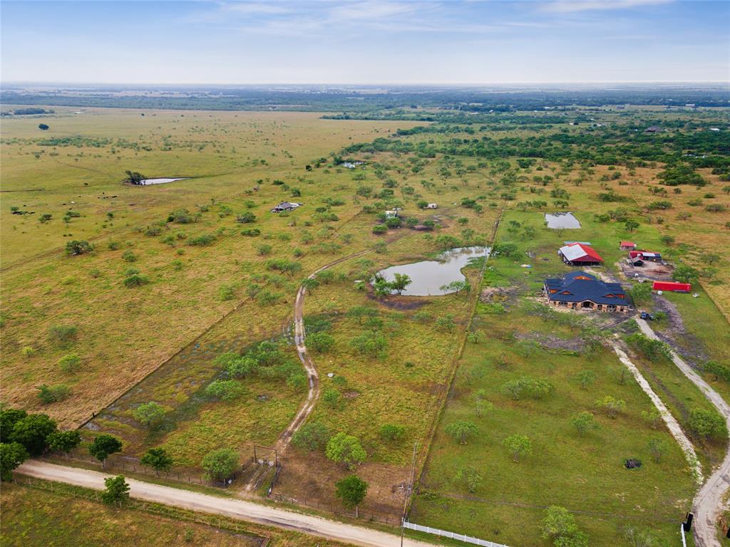 6872 County Road 0040 Property Photo 4