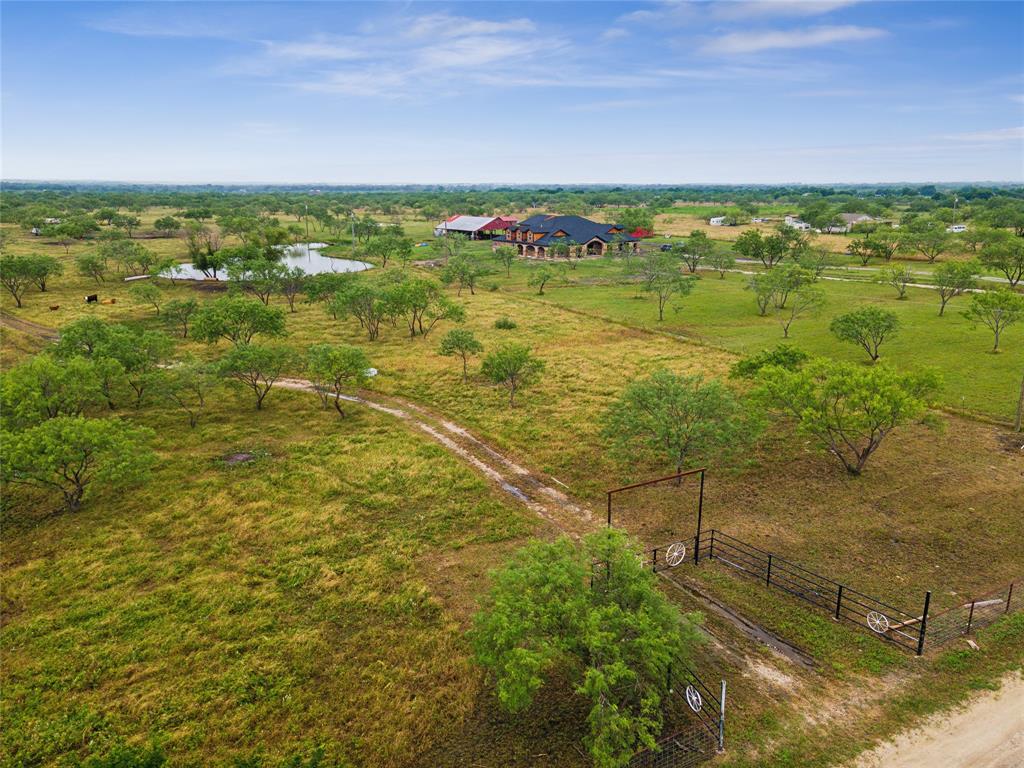 6872 County Road 0040 Property Photo 8