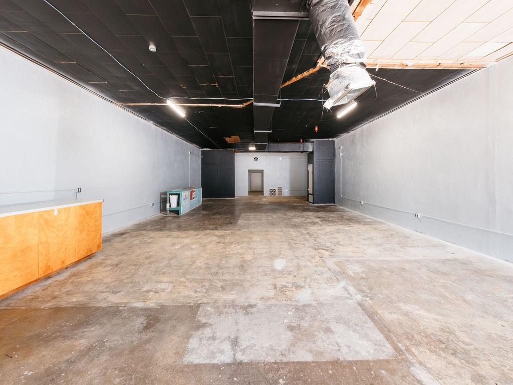 114 W Ikard Street Property Photo 4
