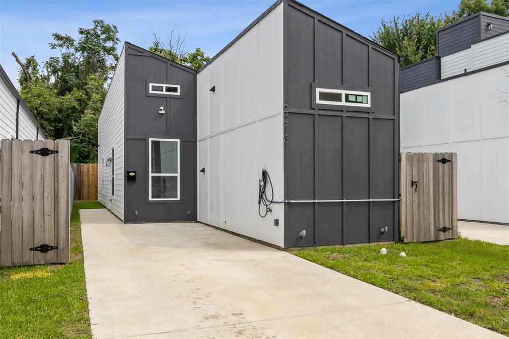 2218 Dyson Street Property Photo 2