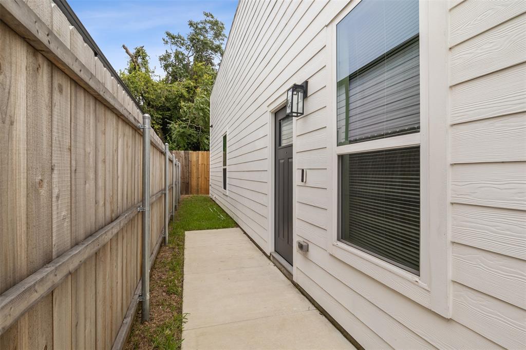 2218 Dyson Street Property Photo 3