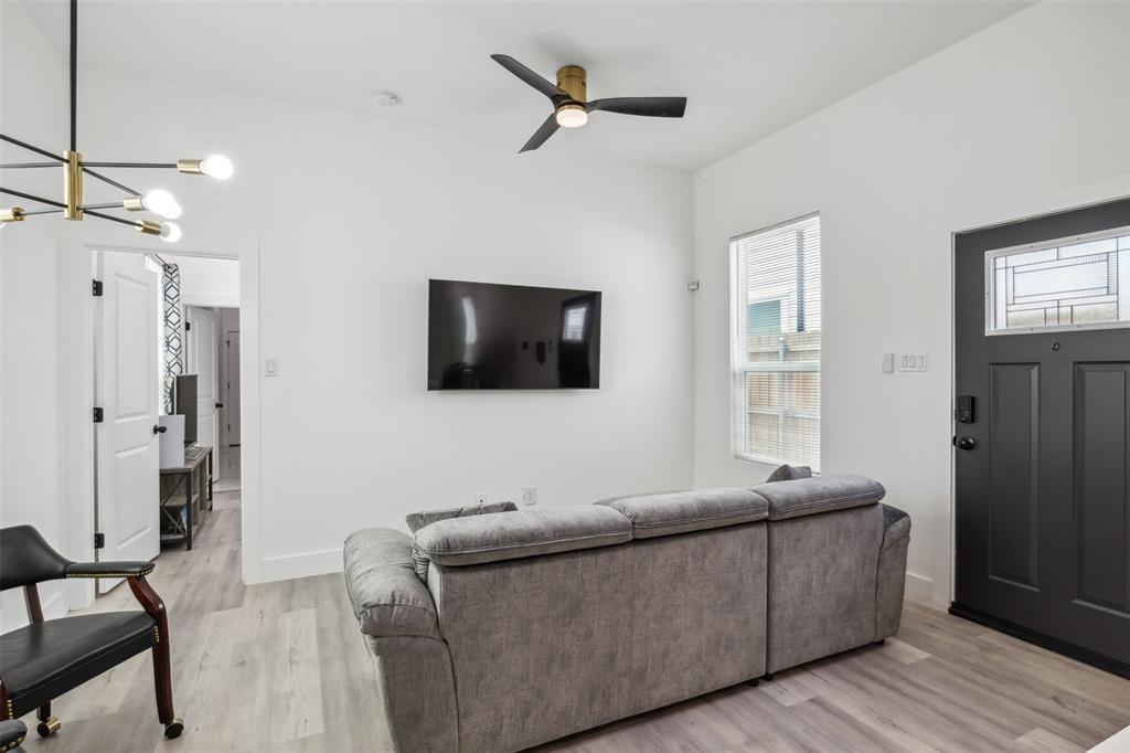 2218 Dyson Street Property Photo 18