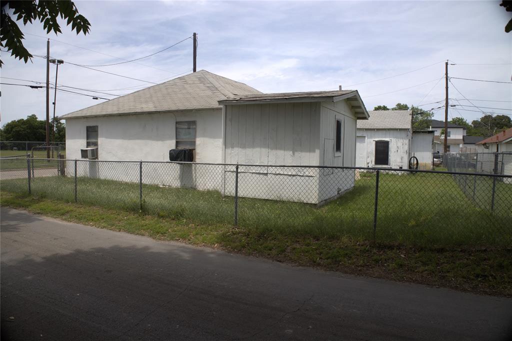 3122 Herbert Street Property Photo 4