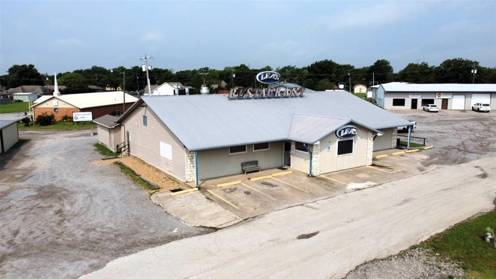 701 N Crossroads Property Photo 2