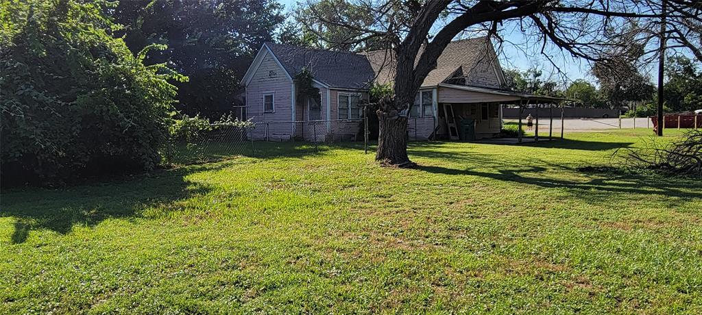 208 Optimist Road Property Photo 5