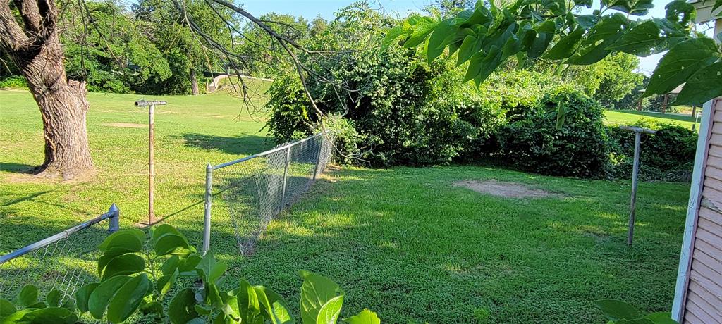 208 Optimist Road Property Photo 7