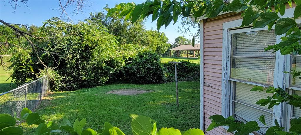 208 Optimist Road Property Photo 8
