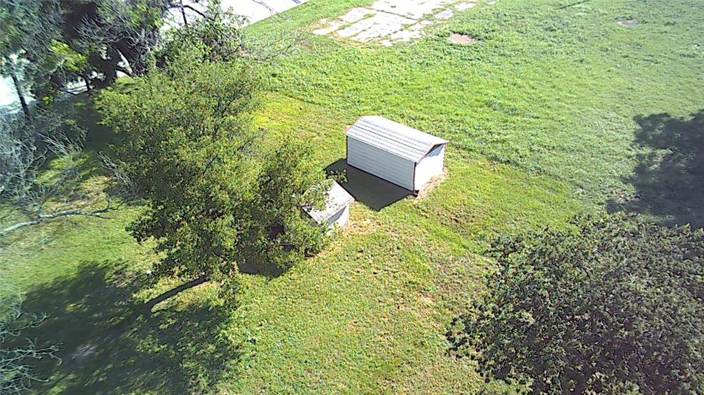 209 E 1st Street Property Photo 6