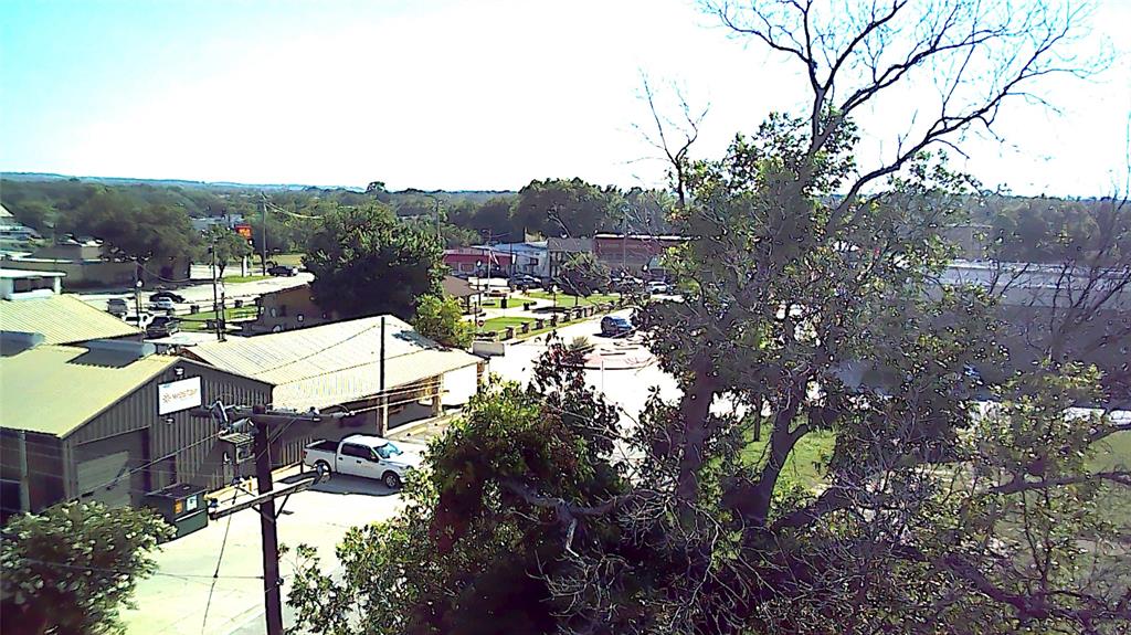 209 E 1st Street Property Photo 11