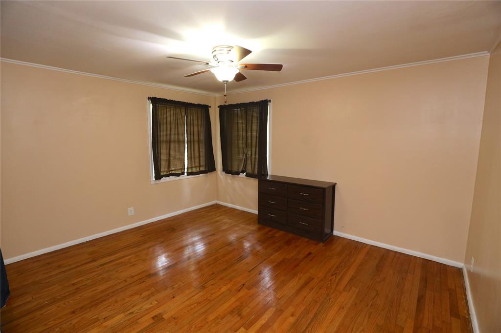2033 1st Street Property Photo 9